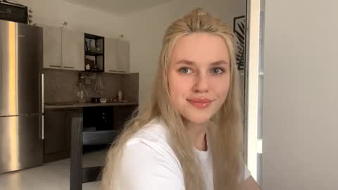 Maria online show from 09/17/25, 01:57