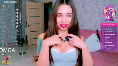 Snapshot of vinkiepinkie chatting on 09/21/25, 03:24 Vinkiepinkie online show from 09/21/25, 03:24