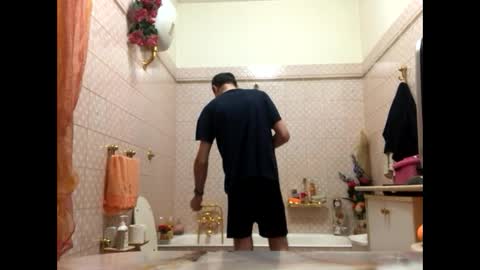 Snapshot of vinmin90 chatting on 09/16/25, 09:43 Zenith online show from 09/16/25, 09:43