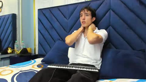 Snapshot of vinniematte chatting on 03/01/25, 01:53 vinniematte online show from 03/01/25, 01:53