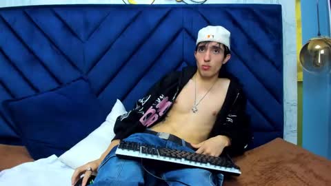 Snapshot of vinniematte chatting on 03/09/25, 03:01 vinniematte online show from 03/09/25, 03:01