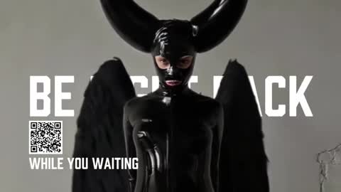 Snapshot of vinylstore chatting on 10/24/25, 05:20 Diva Silvia online show from 10/24/25, 05:20