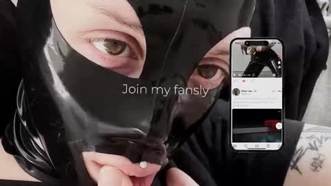 Snapshot of vinylstore chatting on 11/15/25, 06:15 Diva Silvia online show from 11/15/25, 06:15