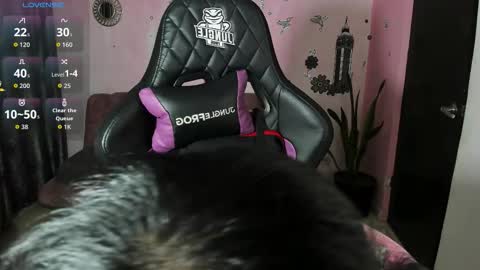 Snapshot of vio_let_ chatting on 09/28/25, 05:46 Daniela online show from 09/28/25, 05:46