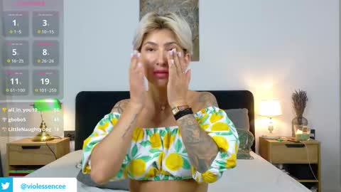 Snapshot of viofemme chatting on 09/18/25, 06:32 viofemme online show from 09/18/25, 06:32