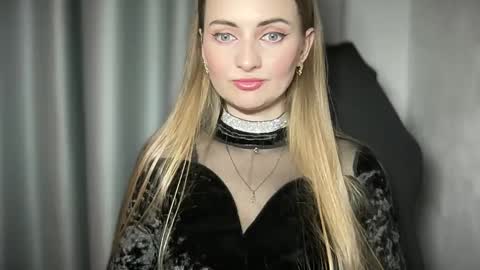 Funny  girl online show from 12/28/24, 11:48