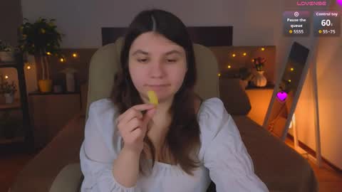 Snapshot of viola__shy chatting on 04/04/26, 08:06 Viola online show from 04/04/26, 08:06