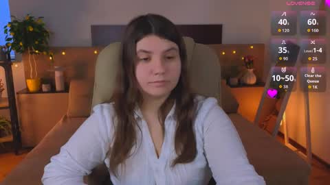 Snapshot of viola__shy chatting on 04/06/26, 04:46 Viola online show from 04/06/26, 04:46