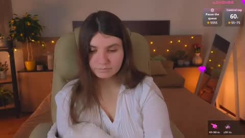 Snapshot of viola__shy chatting on 04/11/26, 08:24 Viola online show from 04/11/26, 08:24