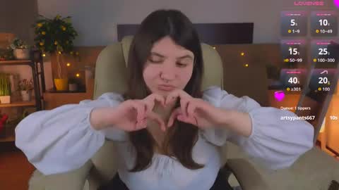 Snapshot of viola__shy chatting on 04/16/26, 10:01 Viola online show from 04/16/26, 10:01