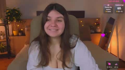 Snapshot of viola__shy chatting on 04/17/26, 08:01 Viola online show from 04/17/26, 08:01
