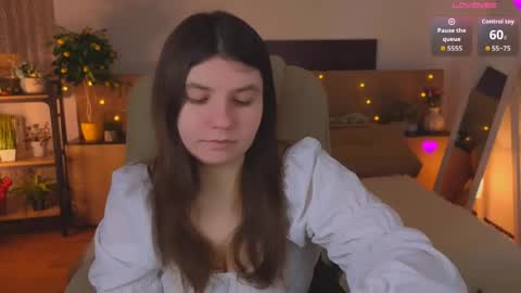 Snapshot of viola__shy chatting on 04/20/26, 08:21 Viola online show from 04/20/26, 08:21