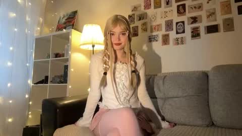 viola_blonde online show from 10/11/25, 01:20