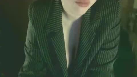 Viola Bunny online show from 01/23/25, 07:18