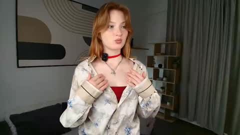 Snapshot of viola_larson chatting on 03/28/26, 04:28 Viola but friends call me Sisi online show from 03/28/26, 04:28