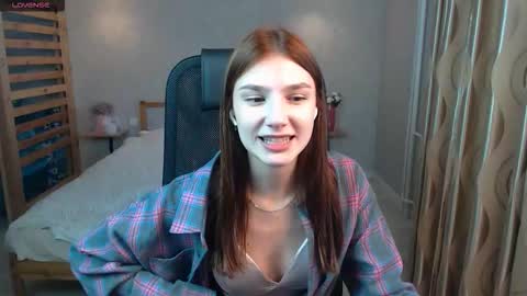 violaberry__ online show from 09/15/25, 04:34