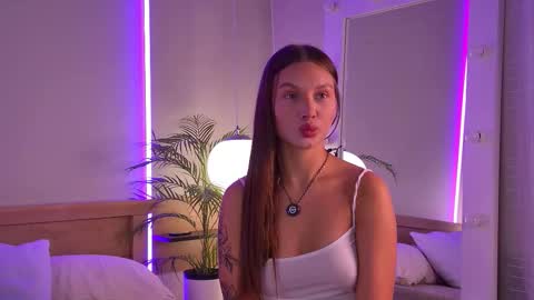 Snapshot of violaflirt chatting on 09/27/25, 04:06 violaflirt online show from 09/27/25, 04:06