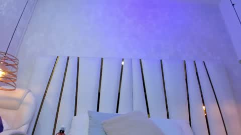 Snapshot of violeet_gray chatting on 05/27/26, 10:01 violeet_gray online show from 05/27/26, 10:01