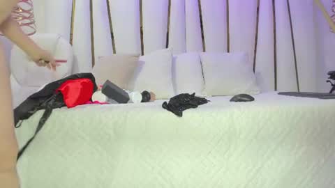 violeet_gray online show from 06/14/26, 11:34