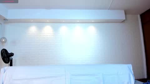 Violett  Everyday From 0530 to 1430 Col Time online show from 09/26/25, 10:52