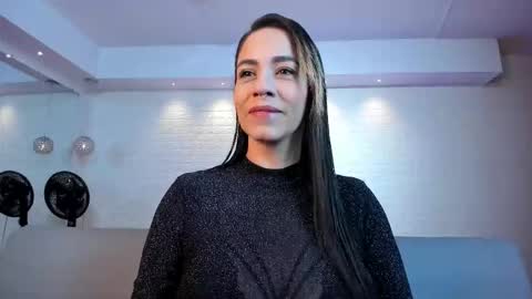 Snapshot of violeet_scott chatting on 11/21/25, 10:36 Violett Everyday From 0530 to 1430 Col Time online show from 11/21/25, 10:36