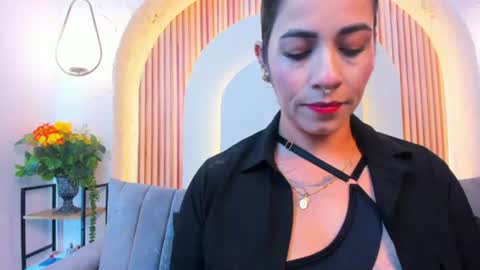 Snapshot of violeet_scottt chatting on 06/18/26, 10:09 Violette online show from 06/18/26, 10:09