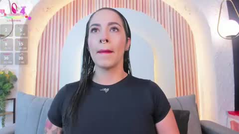 Snapshot of violeet_scottt chatting on 07/21/26, 10:39 Violette online show from 07/21/26, 10:39