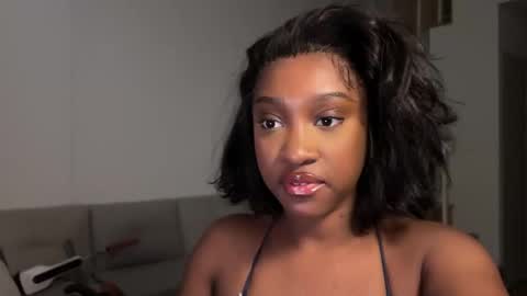 Snapshot of violet6xft chatting on 09/13/25, 03:50 Fantasy Black Girl online show from 09/13/25, 03:50