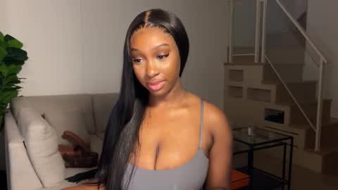 Snapshot of violet6xft chatting on 10/19/25, 11:22 Fantasy Black Girl online show from 10/19/25, 11:22