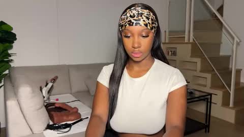 Fantasy Black Girl online show from 11/20/25, 04:56