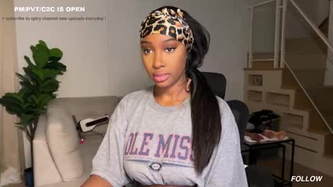 Snapshot of violet6xft chatting on 03/08/26, 07:12 Fantasy Black Girl online show from 03/08/26, 07:12