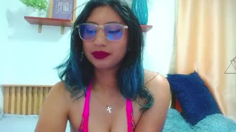 Snapshot of violet_2003 chatting on 05/27/26, 02:25 V I O L E T online show from 05/27/26, 02:25