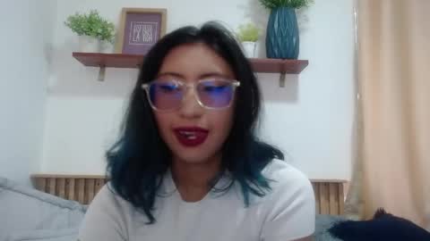 Snapshot of violet_2003 chatting on 05/29/26, 02:26 V I O L E T online show from 05/29/26, 02:26
