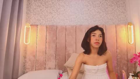 Snapshot of violet_606 chatting on 11/22/25, 01:32 Violeta online show from 11/22/25, 01:32