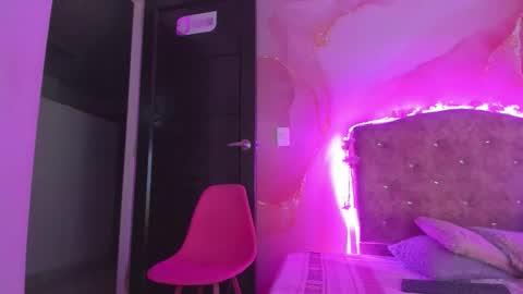 Snapshot of violet__taylor_ chatting on 01/12/26, 02:06 violet__taylor_ online show from 01/12/26, 02:06