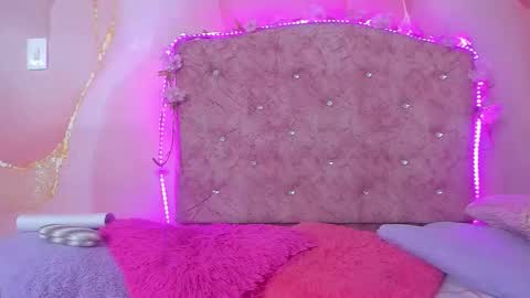 Snapshot of violet__taylor_ chatting on 03/02/26, 02:25 violet__taylor_ online show from 03/02/26, 02:25