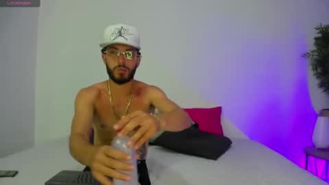 Violet and Paul online show from 09/23/25, 03:09