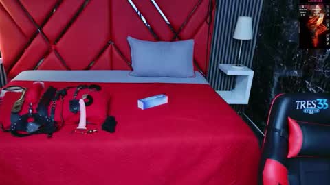 Snapshot of violet_bdsm chatting on 03/28/26, 01:22 Violet online show from 03/28/26, 01:22
