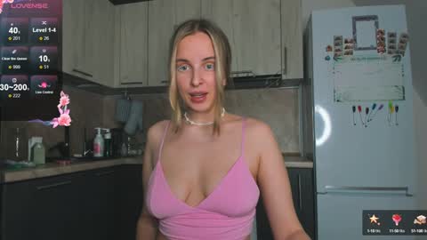 Snapshot of violet_blue_eyes chatting on 01/29/25, 02:21 Violet online show from 01/29/25, 02:21