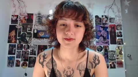 Snapshot of violet_bluee chatting on 02/17/25, 08:30 Violet online show from 02/17/25, 08:30