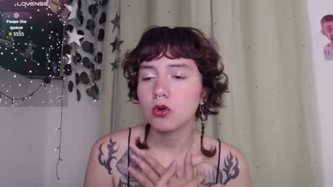 Snapshot of violet_bluee chatting on 06/13/26, 07:39 Violet online show from 06/13/26, 07:39