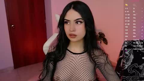 Snapshot of violet_catt chatting on 11/12/25, 05:46 Violeta online show from 11/12/25, 05:46