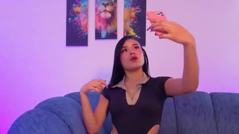 violet_jhonson online show from 11/01/25, 03:14