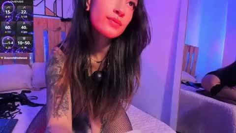 Snapshot of violet_jonesss chatting on 02/10/26, 03:27 Violet Jones online show from 02/10/26, 03:27