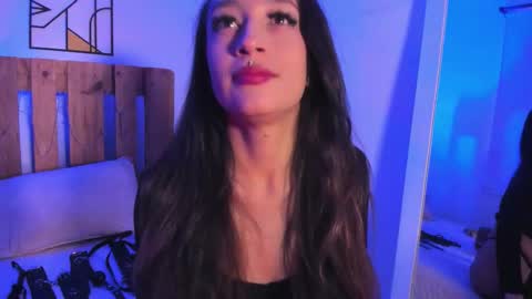 Snapshot of violet_jonesss chatting on 03/23/26, 03:05 Violet Jones online show from 03/23/26, 03:05