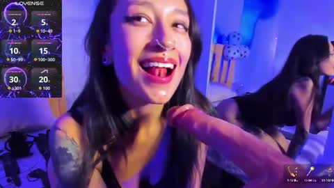 Snapshot of violet_jonesss chatting on 06/19/26, 03:49 Violet Jones online show from 06/19/26, 03:49