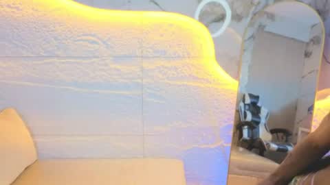 violet_little_v online show from 07/02/26, 08:04