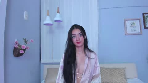 Snapshot of violet_moonligth chatting on 06/08/26, 02:06 violet_moonligth online show from 06/08/26, 02:06