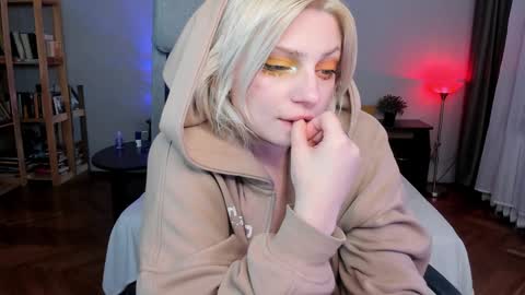 violet_oblivion online show from 01/08/25, 12:38