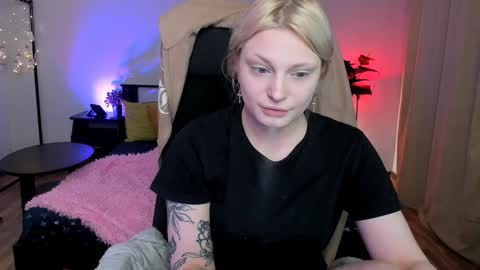 violet_oblivion online show from 01/09/25, 10:41